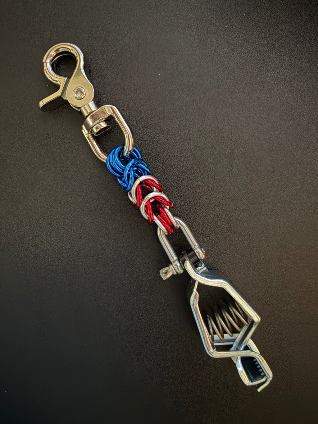 BCWG-HARDLINE AMERICAN FLAG GLOVE HOLDER