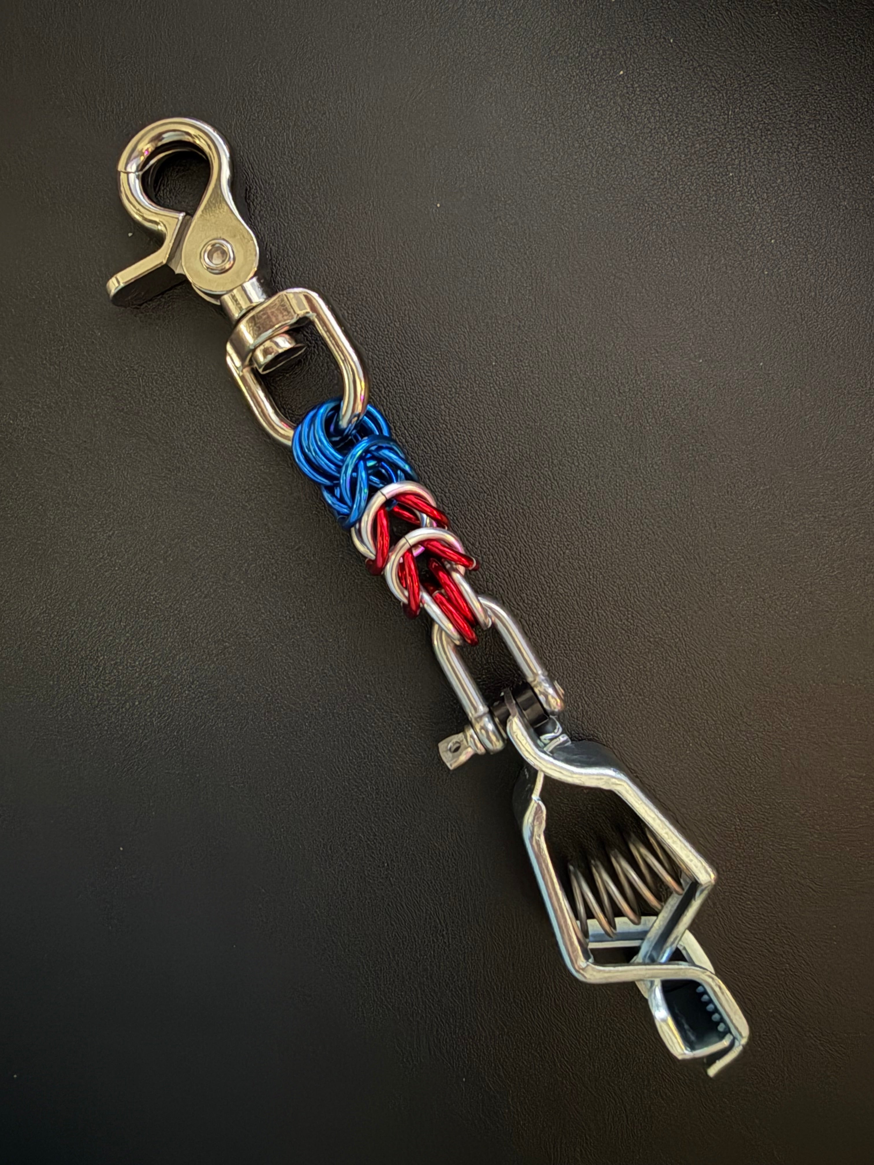 BCWG-HARDLINE AMERICAN FLAG GLOVE HOLDER